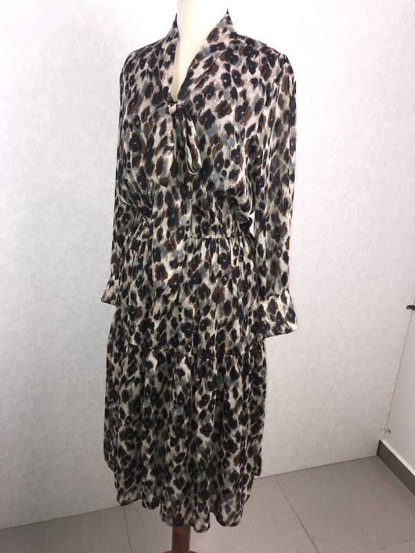 Imagen vestido gasa midi animal print